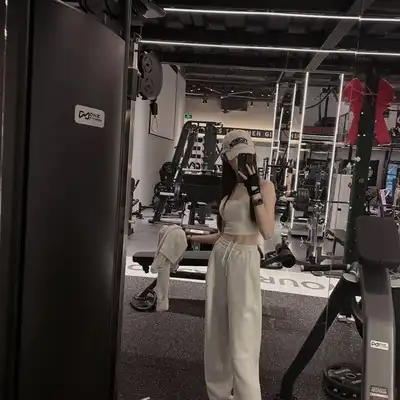 贾坤彤